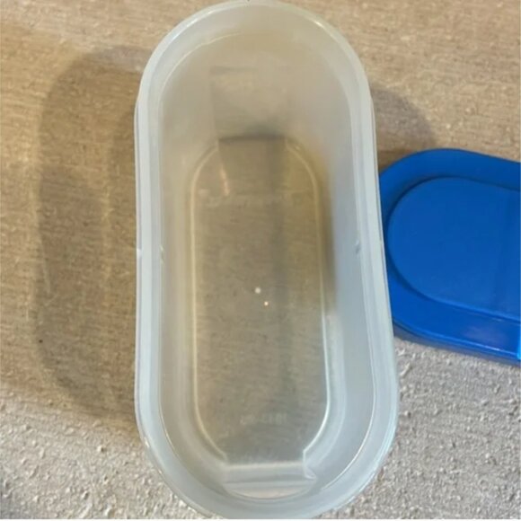 Set of 2 Tupperware 1846 Modular Mates Spice Blue Shakers with Lids Seals - Picture 12 of 15